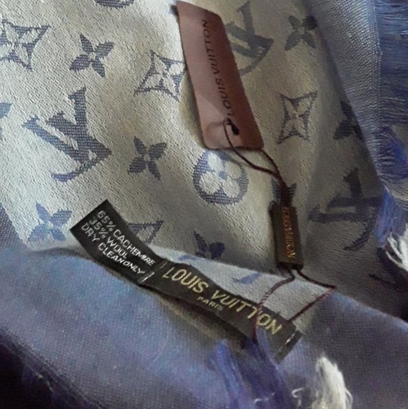 MONOGRAM SHAWL - Picture 5 of 5